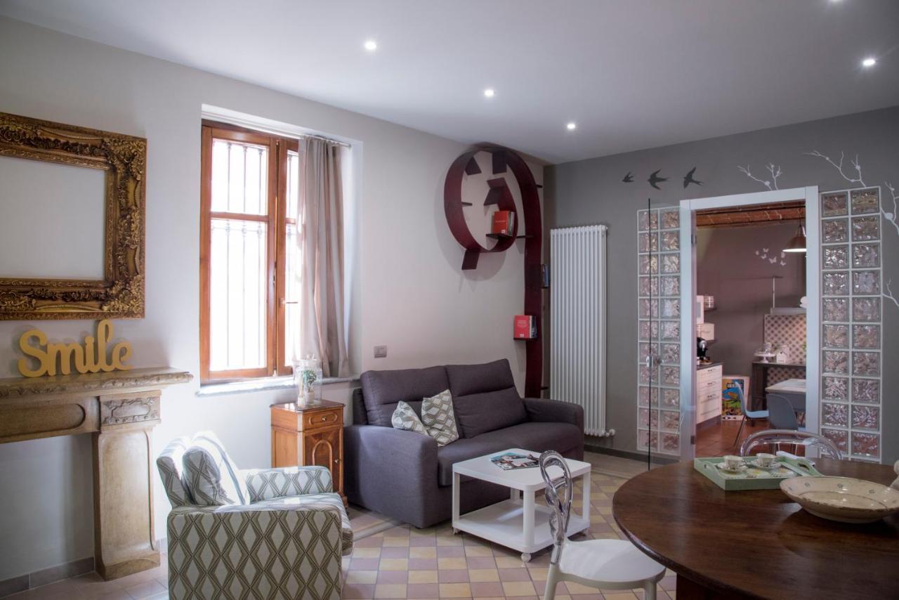 Appartamento Vacanze / Holiday Flat Farfalle&Rossobarbera Montegrosso dʼAsti Exterior foto